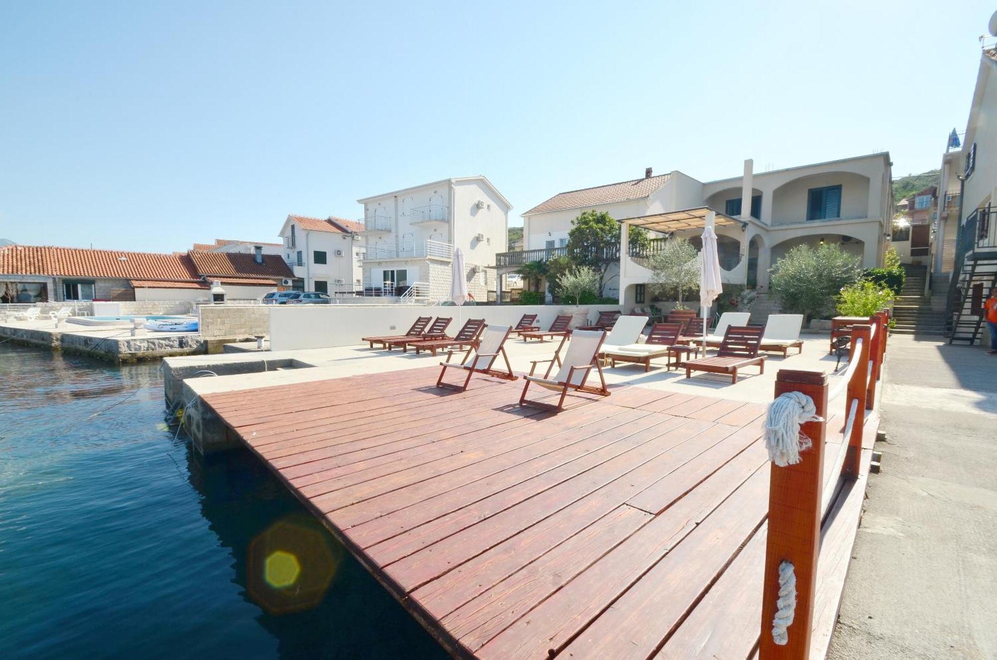 Dubravcevic Residence Tivat Buitenkant foto