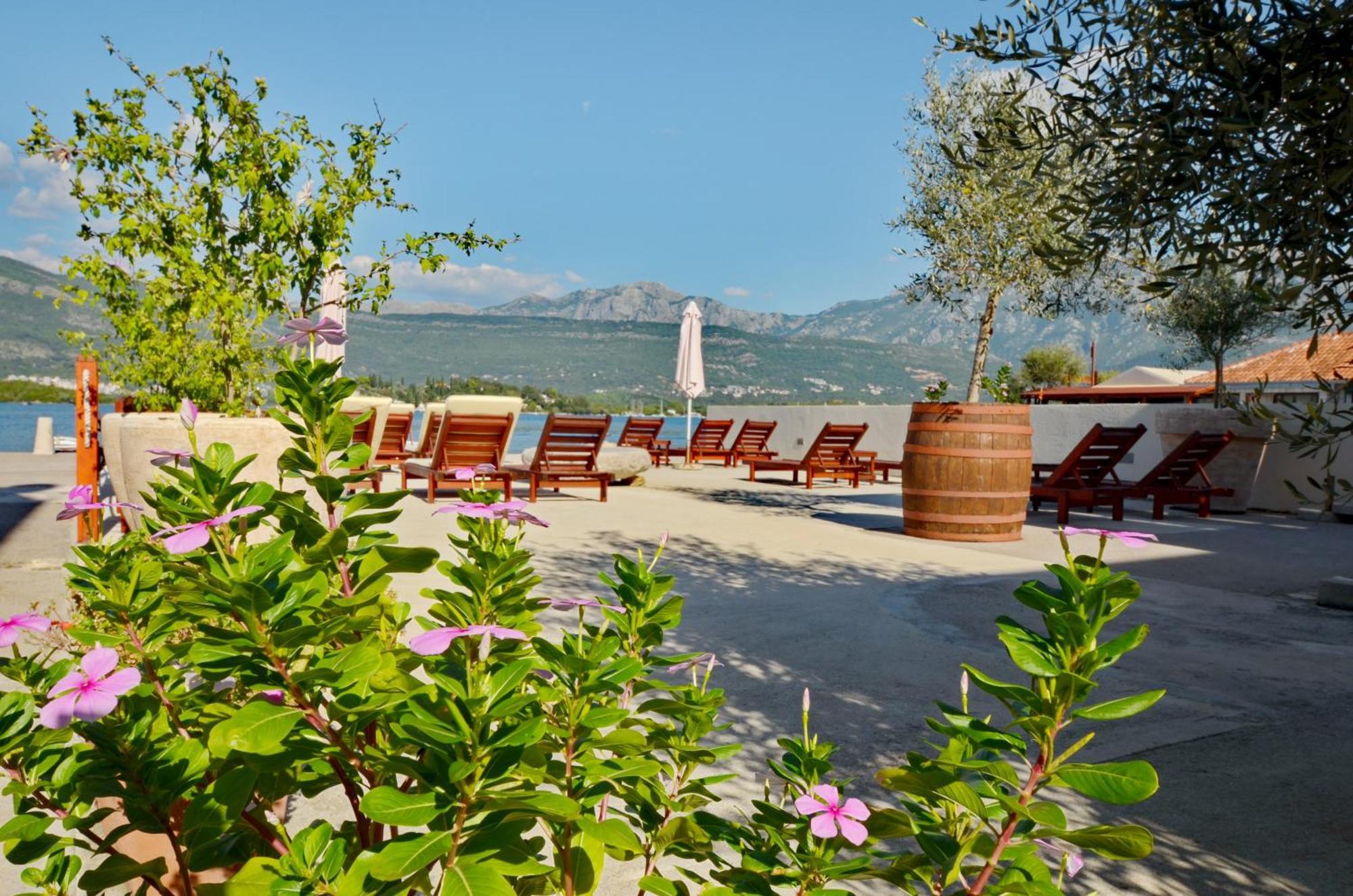 Dubravcevic Residence Tivat Buitenkant foto