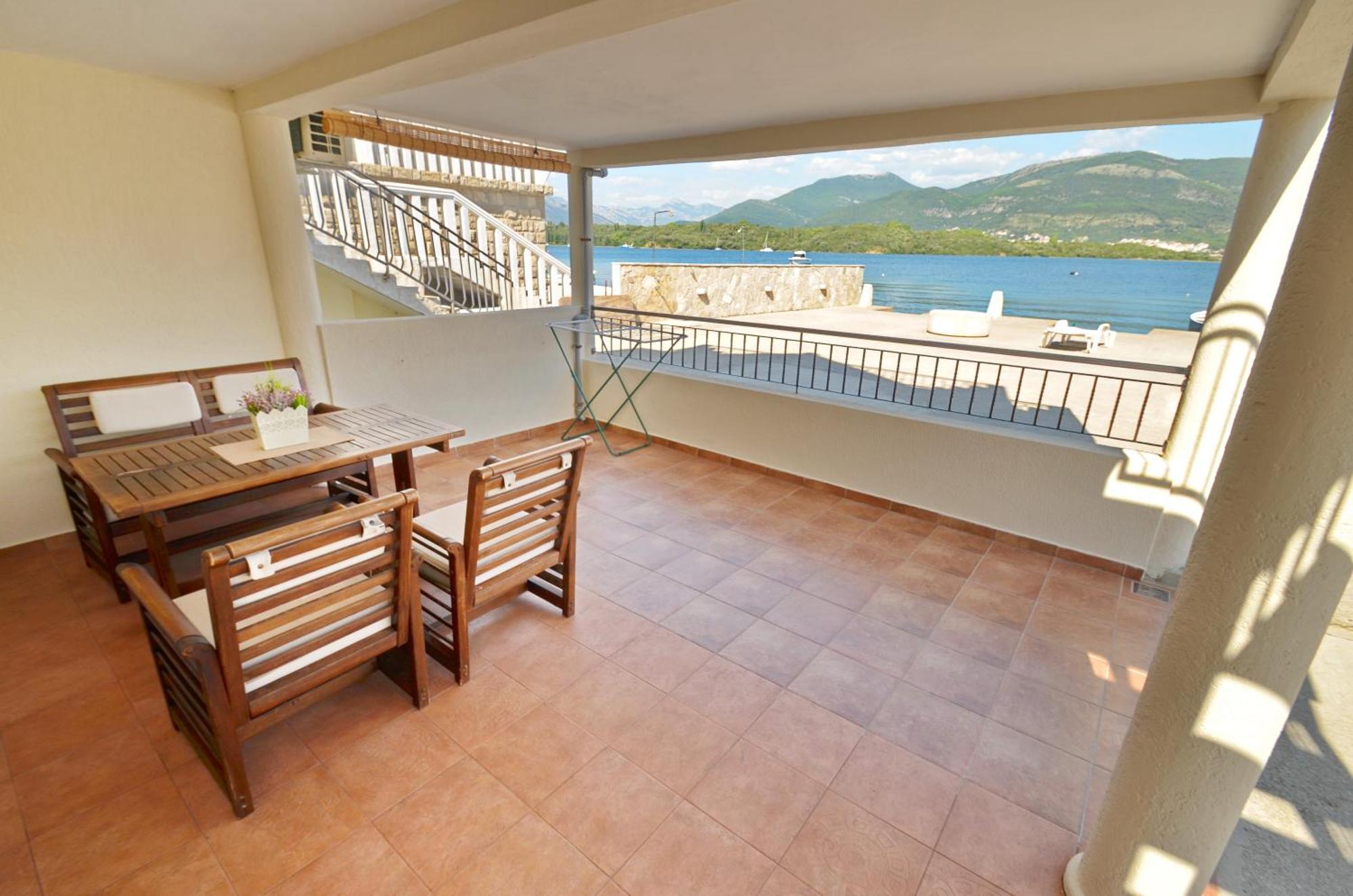 Dubravcevic Residence Tivat Buitenkant foto