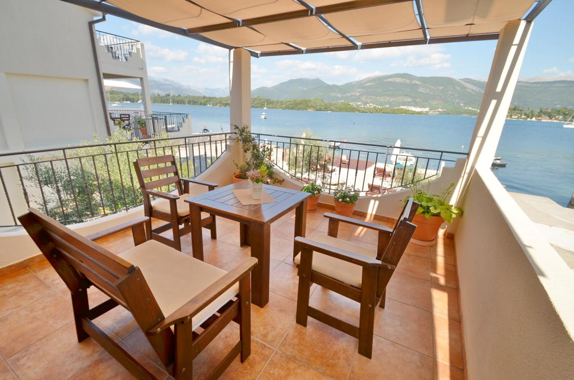 Dubravcevic Residence Tivat Buitenkant foto