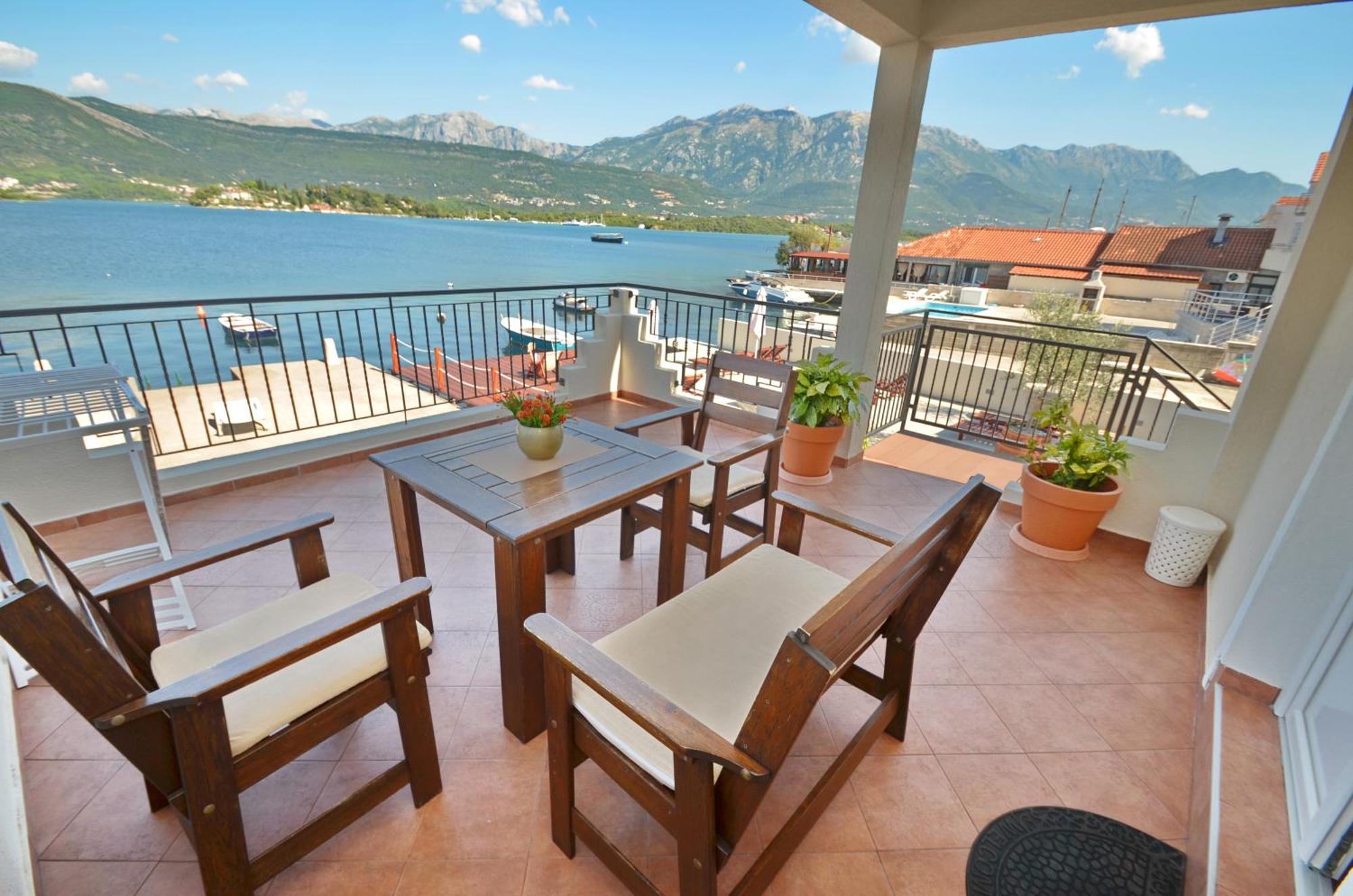 Dubravcevic Residence Tivat Buitenkant foto