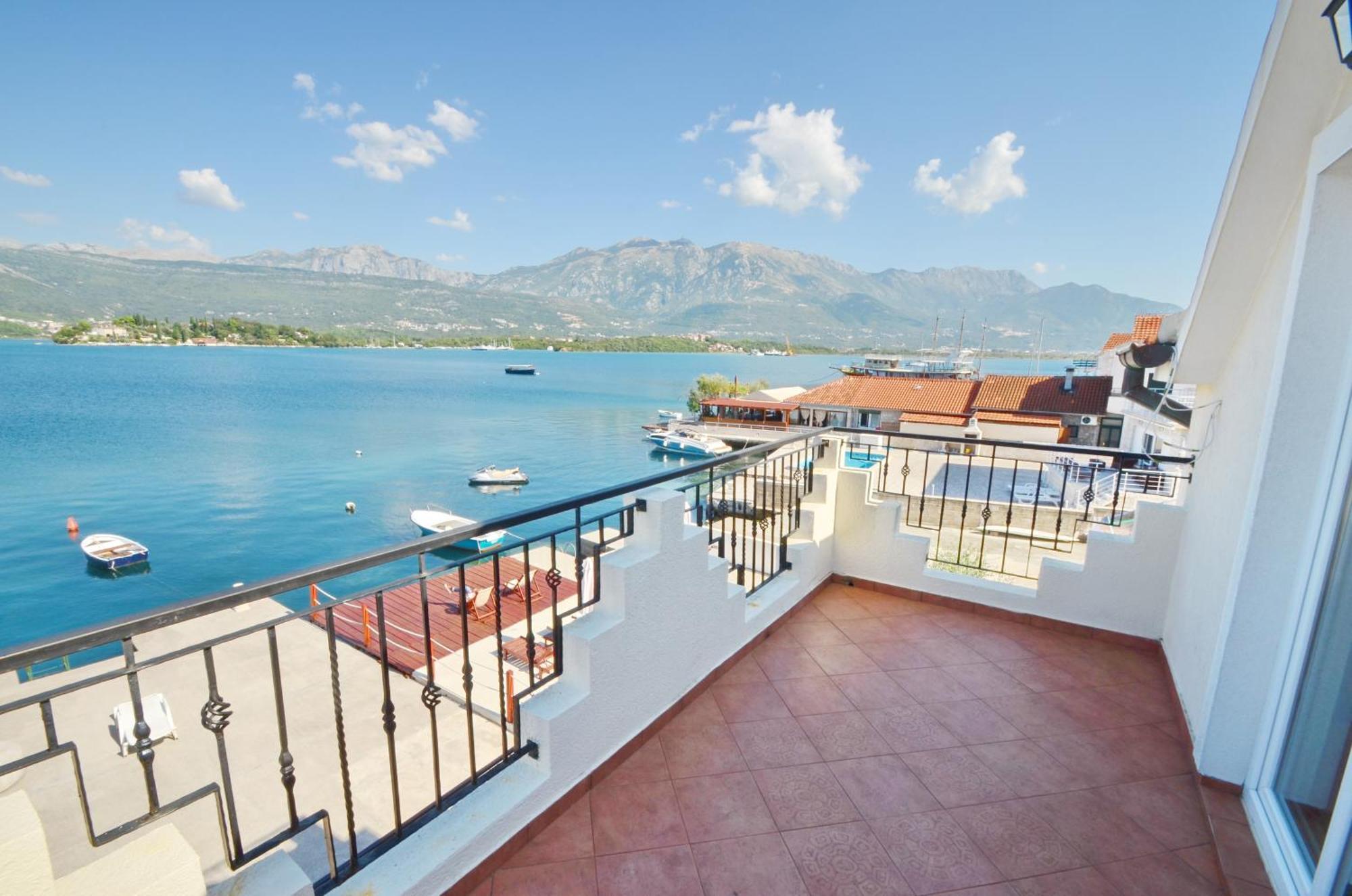 Dubravcevic Residence Tivat Buitenkant foto