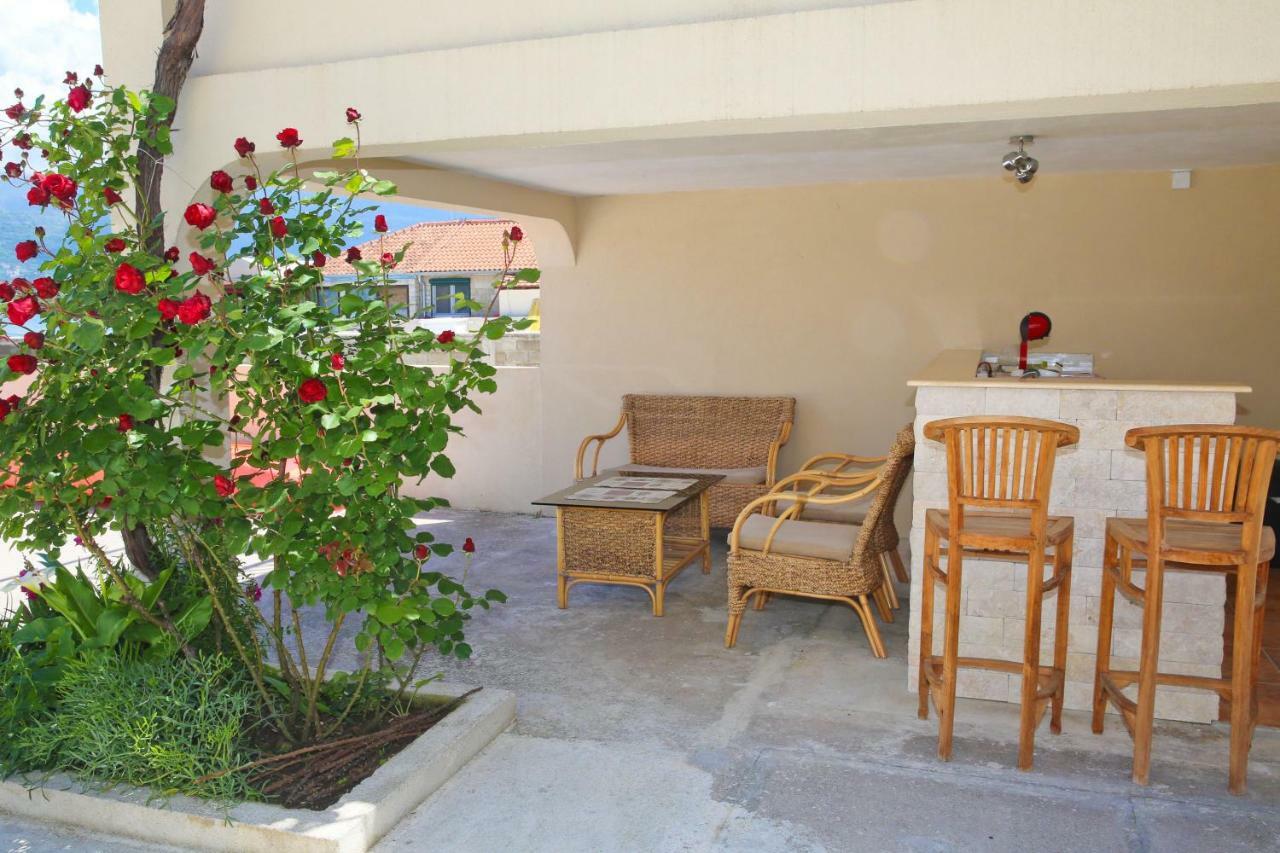 Dubravcevic Residence Tivat Buitenkant foto
